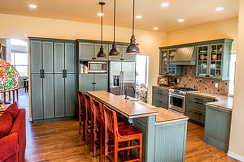 Cobble Hill kitchen in fir and shaker white